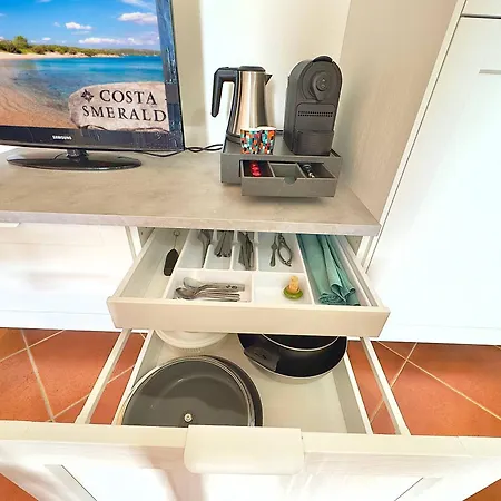 Pool, Parking And Wi-fi In 6 Pax Daire Porto Cervo