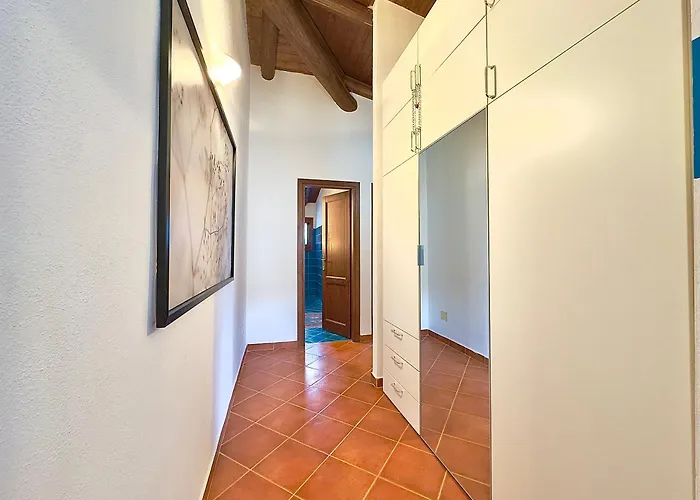 Sleeps 6 - Pool, Parking & Wifi - By Coral Porto Cervo