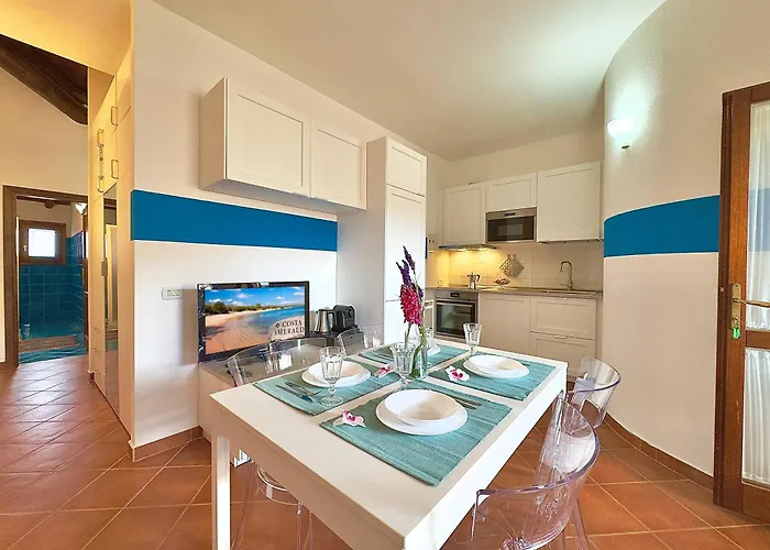 Sleeps 6 - Pool, Parking & Wifi - By Coral Porto Cervo