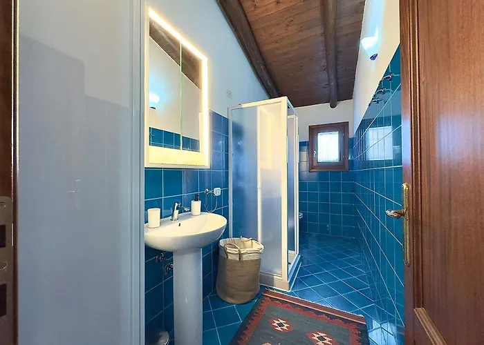 Sleeps 6 - Pool, Parking & Wifi - By Coral Porto Cervo